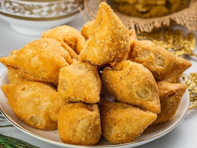 Mini Samosa with Cholay.
