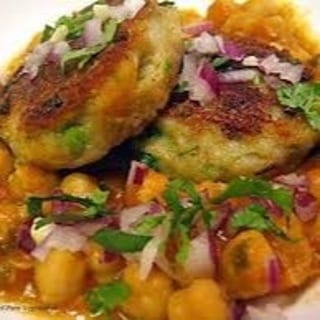 Aloo Tikki with Cholay
