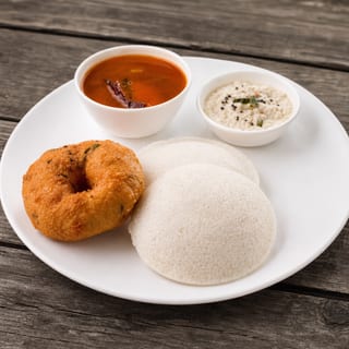 Idli Vada (2+1)